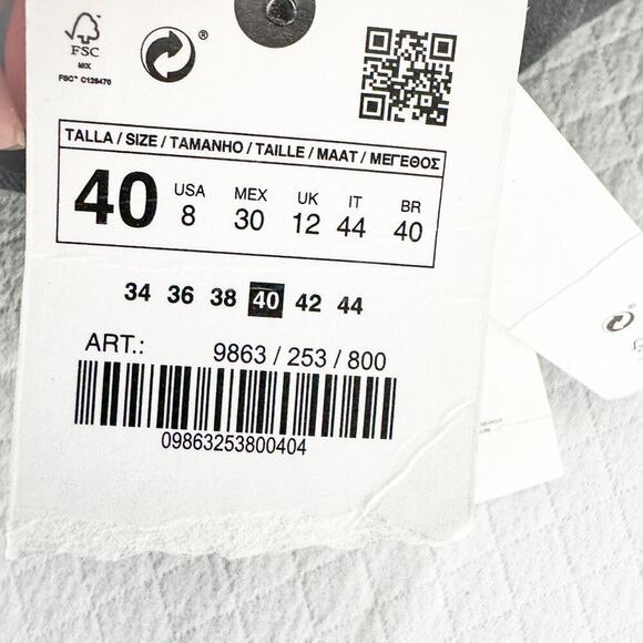 Zara The Olivia Split Hem Straight Leg Denim Jeans Black Size 8 NWT - Picture 7 of 9